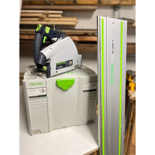 vue d'une scie circulaire plongeante Festool avec son rail